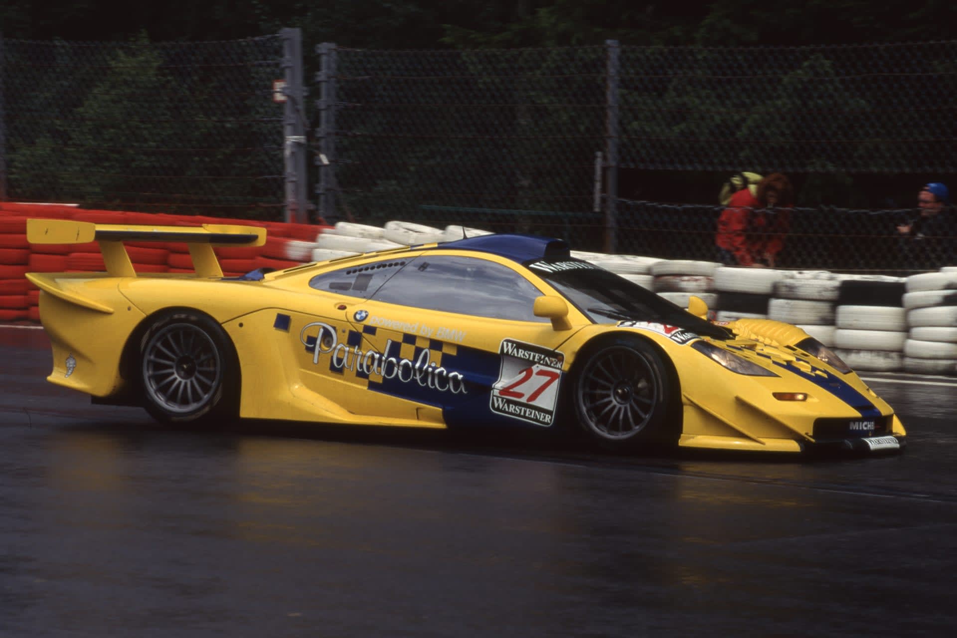 PMA McLaren F1 GTR　1997 Road Legal 1997 McLaren F1 GTR Longtail driving around